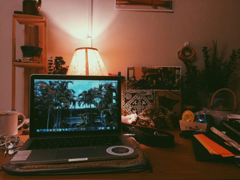 How to Embrace Creative &ldquo;Mess&rdquo; Without Losing Focus