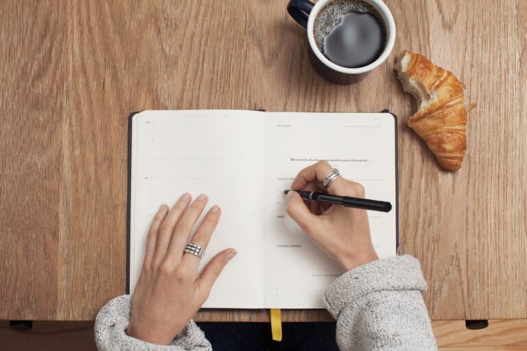 Burned Out but Still Dreaming? Here&rsquo;s the Lazy Girl&rsquo;s Productivity Plan