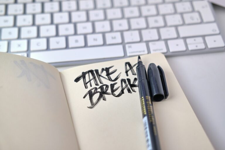 5-Minute Mindset Reset Breaks for Creators During the Workday