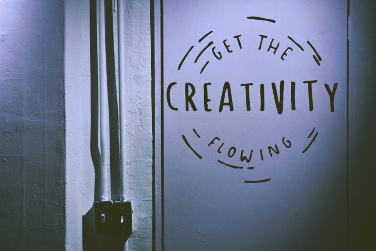 Creative, Broke, and Overwhelmed? Let&rsquo;s Fix That in 30 Minutes a Day