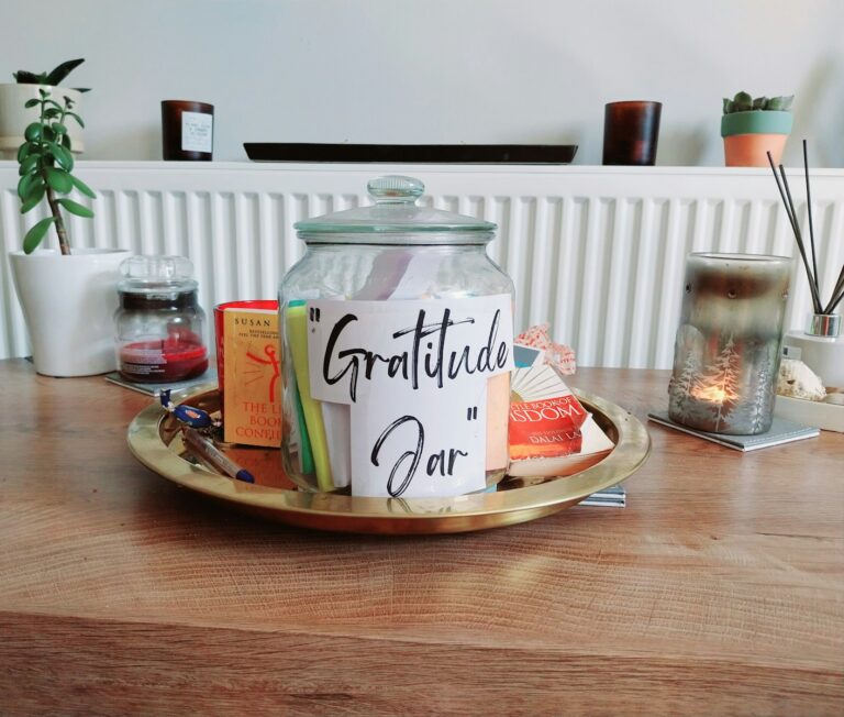 The Art of Gratitude: Simple Ways to Infuse Thankfulness into Your Creative Practice