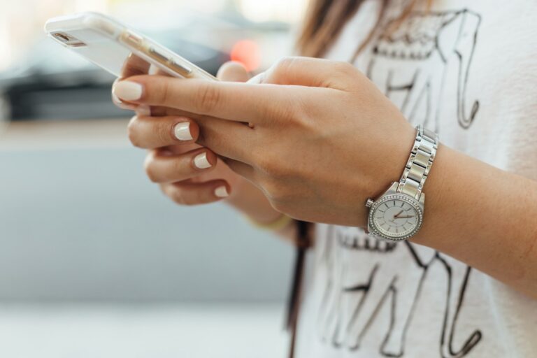 Digital Declutter: Clear Your Phone in One Hour
