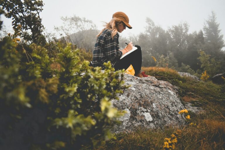 January Journaling Prompts That Hit (When You&rsquo;re Craving a Shift)