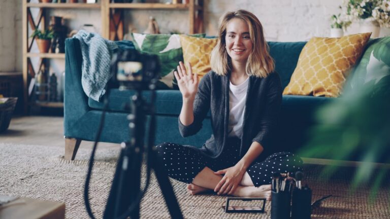 Small Audience, Real Income: What&rsquo;s Actually Possible With 500 Subscribers