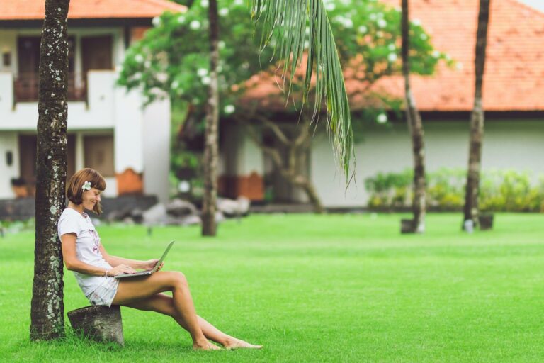 How to Schedule Your Business Around Summer So You Actually Rest