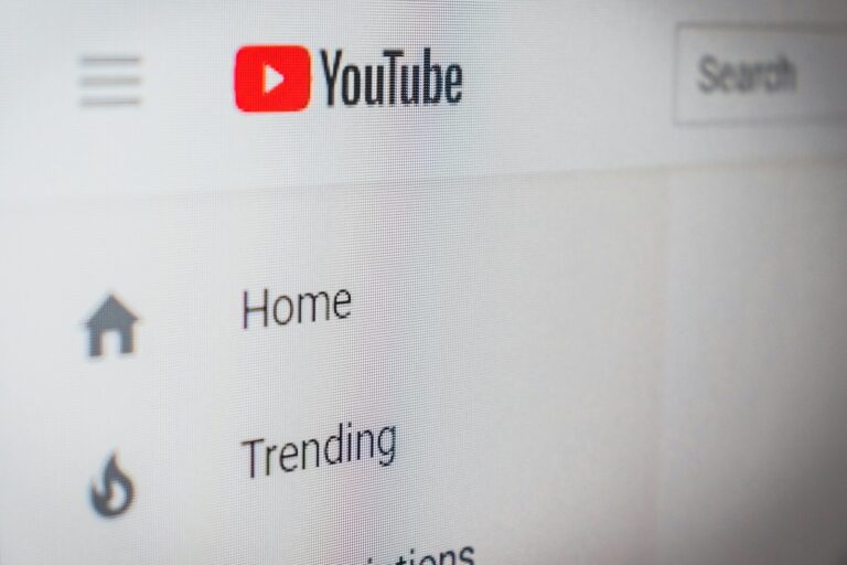 Faceless YouTube Channels for Digital Product Sellers: What&rsquo;s Working