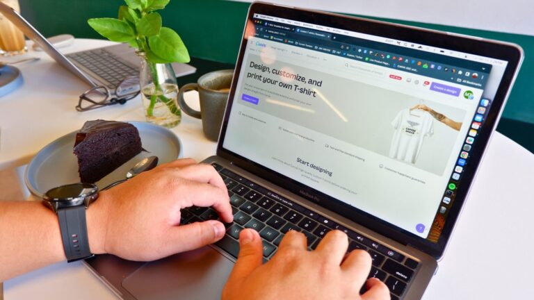 Selling Digital Products Without a Big Audience: What Actually Works